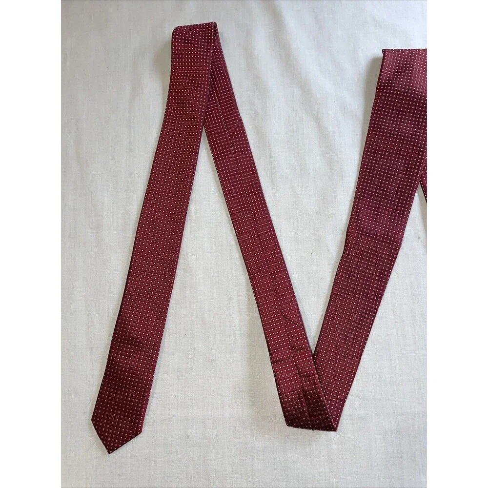 Boss Hugo Boss Italy Men’s Dress Tie Size 57” Red Dotted Silk Business Formal